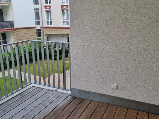 2-Zimmer-Neubau-Wohnung im Innenhof mit Einbauküche und Balkon in Berlin Mitte