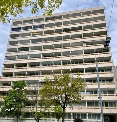 Offenbach/Main, Nähe City, vermietete 1 Zimmer-Eigentums-Wohnung in gepflegtem Hochhaus mit Balkon.