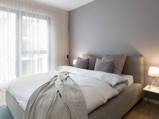 Beautiful furnished apartment/ 2400€ all ink. contract 1-2 Years- Internet, Concierge, Terrasse