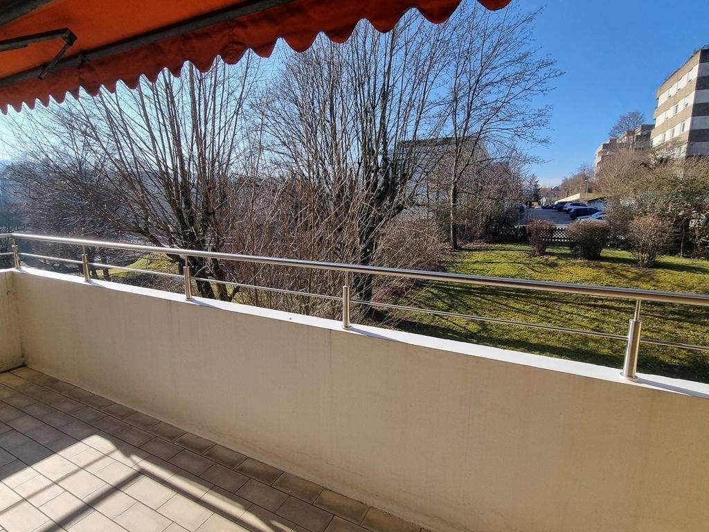 "Gepflegte 1-Zi.-Wohnung mit Aufzug, Balkon u. Stellplatz am grünen Stadtrand von Stuttgart-Botnang"