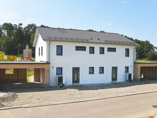 Modernes Wohnen direkt am Ortsrand . KfW 55 Haus . schneller Einzug möglich