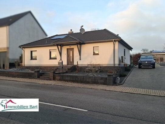 15 MIN. VON L-REMICH: NEUWERTIGER BUNGALOW MIT TOLLEM FREIZEITGRUNDSTÜCK