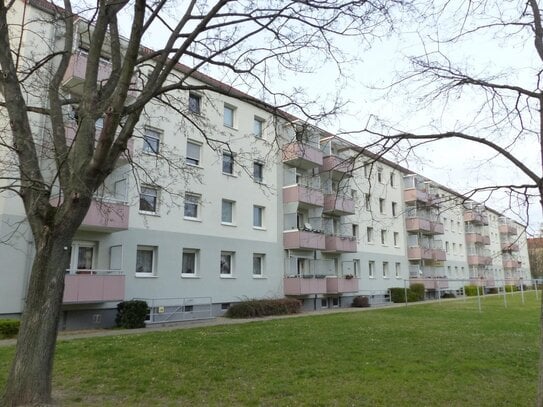 4-Raum Eigentumswohnung in Torgau zu verkaufen - mit Balkon und Pkw-Stellplatz in ruhiger Wohngegend