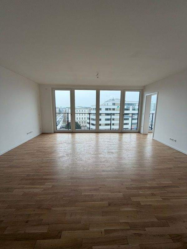 Lichtdurchflutete 2-Raum-Wohnung mit Einbauküche