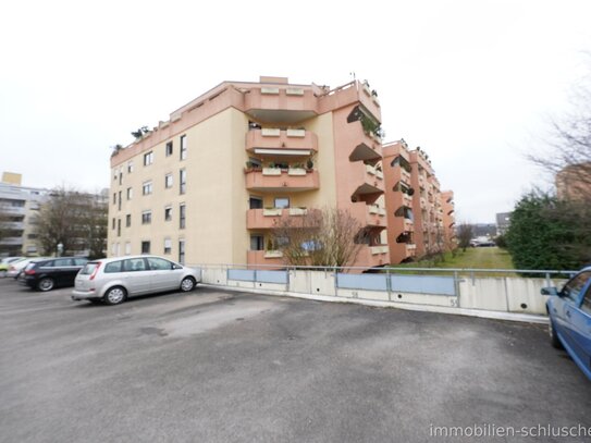 Günstige 2 Zi. Eckpenthauswohnung mit Dachterrasse, Keller, Tiefgaragenstellplatz (als Kapitalanlage o. Eigenbezug)