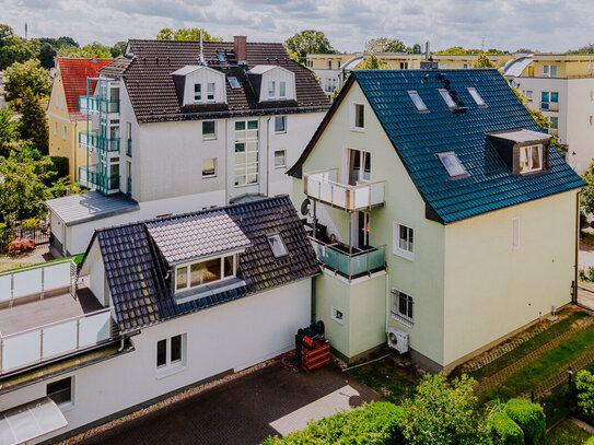 Auch als Kapitalanlage! Mit Balkon, Keller, Kamin u.v.m.: Helle Maisonettewohnung in Biesdorf