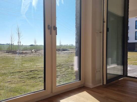 KEINE ANRUFE - nur schriftliche Anfragen: 4 Zimmer - 2 Bäder - Terrasse - Wiesenblick - Tiefgarage BH1 Whg. 1