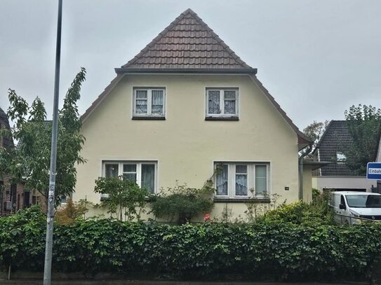 Sanierungsbedürftiges Haus in Wedel