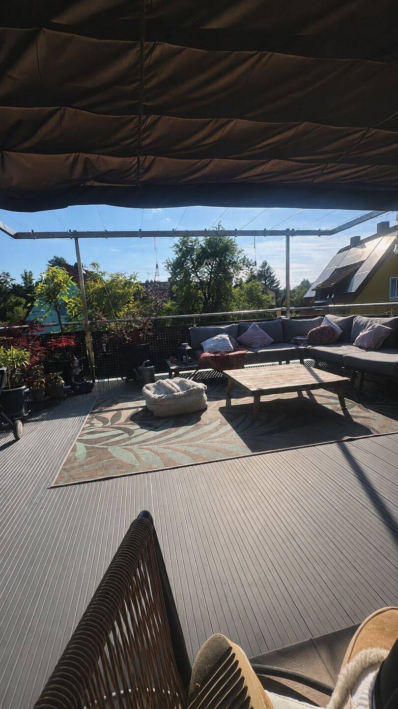                                                               Exklusive 3-Zimmer-Wohnung mit S&uuml;d-West-Dachterrasse &amp; Kamin                                                       in Feucht (Nürnberger Land)