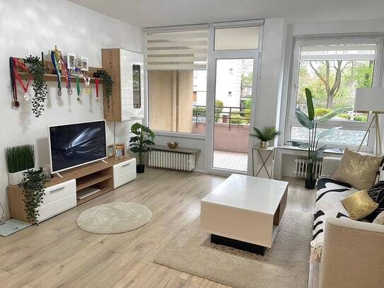 2 Raum Wohnung im Erdgeschoss mit Balkon, Möbel können übernommen werden