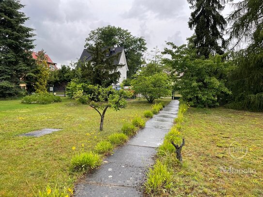 SCHÖNES BAUGRUNDSTÜCK FÜR EINFAMILIENHAUS - ANGRENZENDES GRUNDSTÜCK EBENFALLS ERWERBBAR!