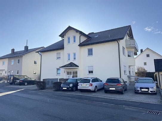 Helle 2-Zimmer-Dachgeschosswohnung in zentraler Lage in Altdorf/Eugenbach