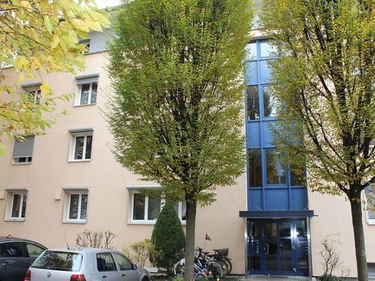 Augsburg - Pfersee: ruhige, helle familienfreundliche 4 Zimmer Wohnung