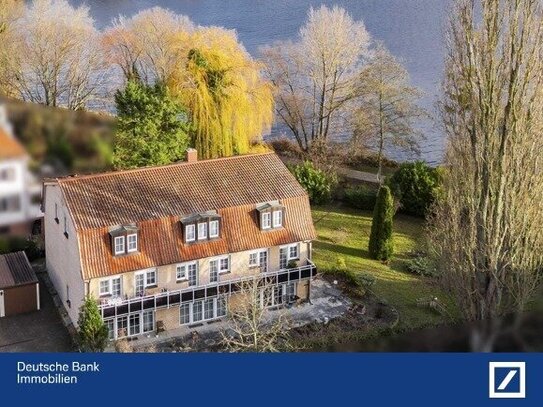 "Stilvolles Reihenmittelhaus mit großzügigem Garten & traumhaftem Blick auf die Glienicker Lake"