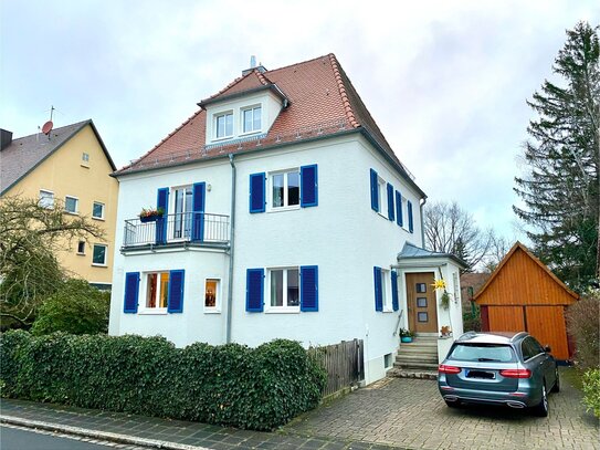 Stilvolles Einfamilienhaus mit großem Garten in ruhiger Lage von Laufamholz