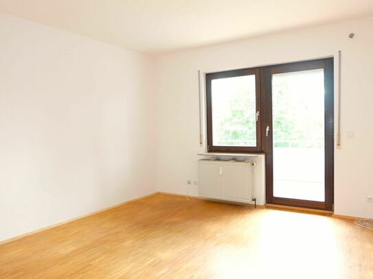 Neu-Isenburg! 3 Zimmer Wohnung mit großem Balkon.