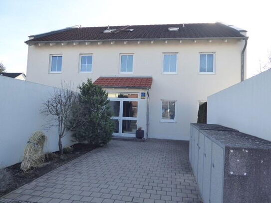 Schöne 2 ZKB-Whg., OG, Südbalkon, Garage/2 Stellplätze, Gaimersheim-Mittlere Heide, frei ab 1.5.2025