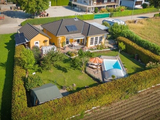 Heimkommen und wohlfühlen - Bungalow mit großem Grundstück und Pool