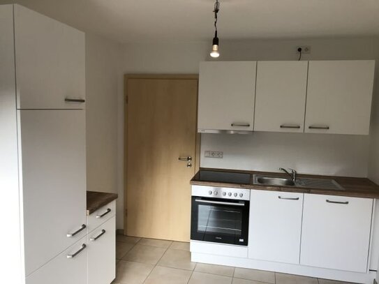 1,5 Zi-Whg. neue Küche mit Spülmaschine, Balkon, schöne sonnige Lage, Terrasse, Keller.