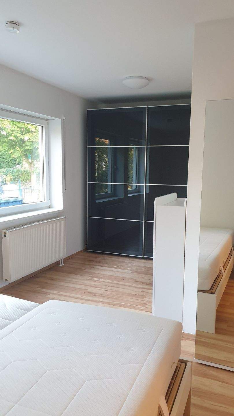 Einziehen und fertig! - Teilmöblierte Wohnung mit EBK und Balkon in idyllischer Ruhe - Photo 1