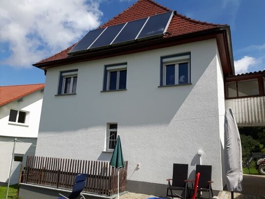 Sonnige 2.5 Zi Altbau Whg mit Terrasse im 1. OG in ruhiger Lage