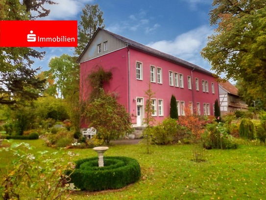 Hochwertig saniertes Mehrfamilienhaus in idyllischer Lage mit großzügiger Eigentümerwohnung!