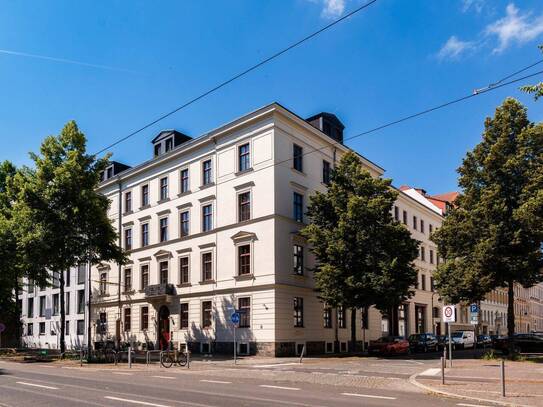 BESTLAGE WALDSTRAßENVIERTEL // Sonnige Etagenwohnung mit 2 Zimmern, Parkett & Einbauküche