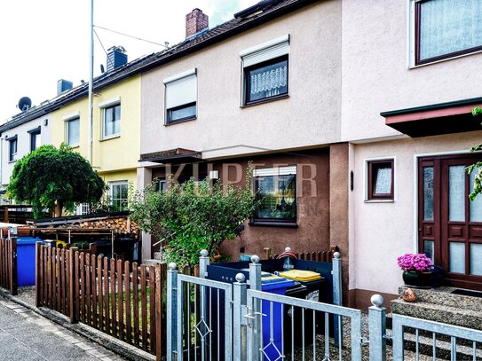 Gemütliches RMH mit Terrasse und Garten, renovierungsbedürftig!