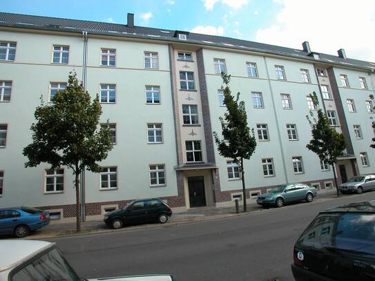 +++ 2 Zimmer Wohnung mit Balkon, Badewanne mit Tür +++