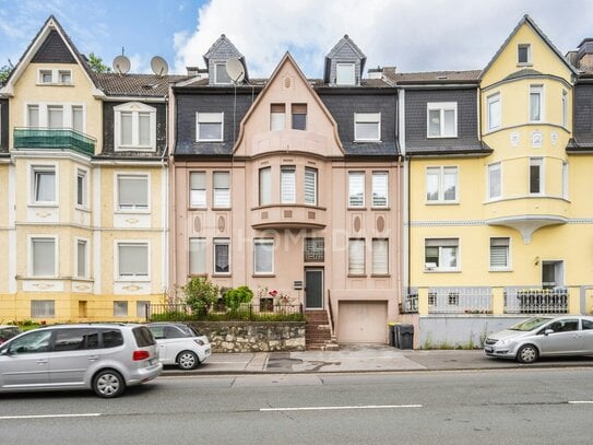 Gut geschnittene 3-Zimmer-Dachgeschosswohnung mit Gartenanteil in ruhiger Lage