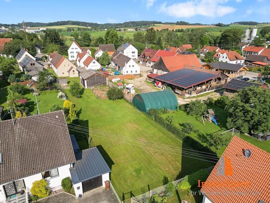 *** Leerstehendes EFH mit Grundstück und Bauplätzen für 2 weitere EFH oder DHH ***