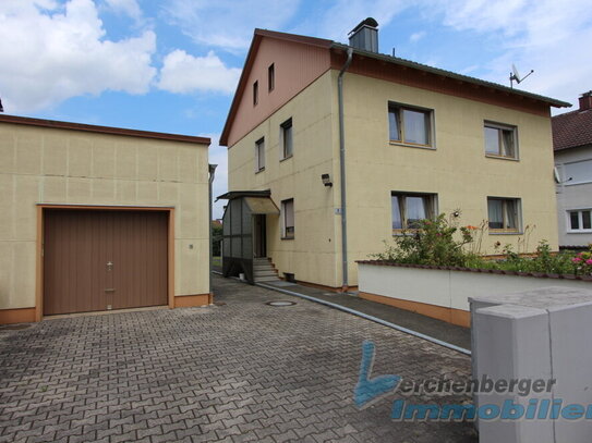 *** Zweifamilienhaus mit großem Grundstück und Garage in ruhiger Siedlungslage von Stephansposching ***