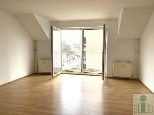 Schöne, großzügige 3-Raum-Wohnung mit Balkon im 2. OG in 01877 Bischofswerda zu vermieten!