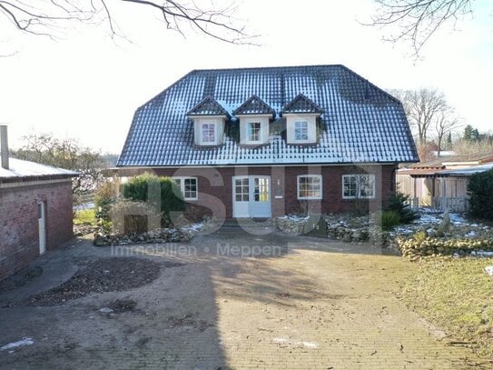 Preissenkung! Geräumiges Einfamilienhaus nebst Garage mit freiem Feld und Wiesenblick!