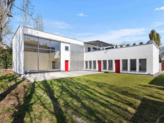 Bestlage: Architektenvilla im Bauhausstil mit 5 TG-Plätzen!