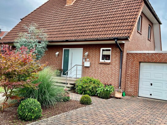 Einfamilienhaus mit Doppelgarage in ruhiger Lage *PROVISIONSFREI*