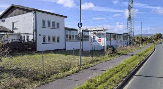 Lagerhalle in exponierter Lage in direkter Nähe der Autobahn Kassel Frankfurt (ca. 5 Fahrminuten