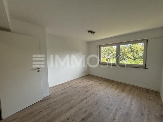 2 Zimmer mit Balkon und TG-Stellplatz! Erstbezug nach Kernsanierung!