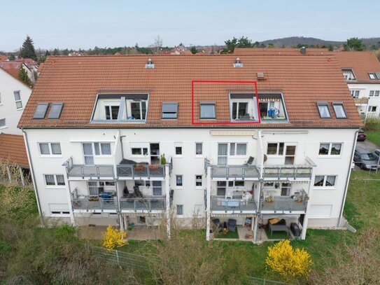 gemütliche 1-Zi-DG-Wohnung mit Balkon