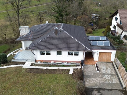 Naturidylle am Holderbach: Freistehendes Einfamilienhaus mit großem Garten & tollem Raumangebot!