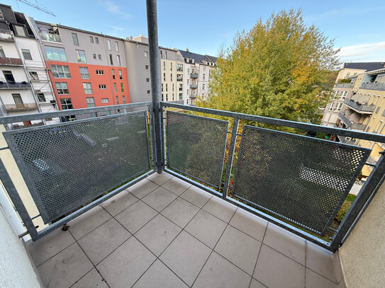 Wohnen in Küchwaldnähe - inkl. EBK - Balkon - Laminat - 3. OG