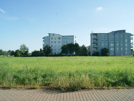 Baugrundstück mit Baugenehmigung für 6 Doppelhaushälften