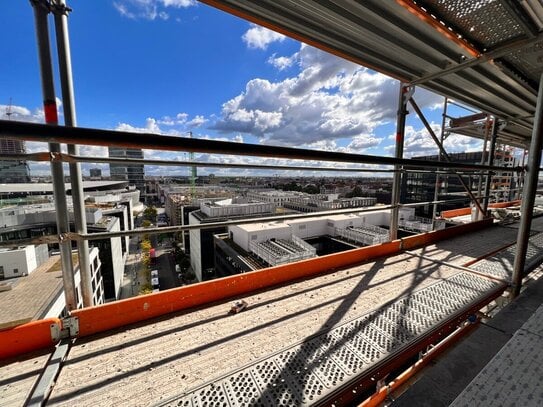 F-Hain: ERSTBEZUG im LUXUS NEUBAU: 2-Zimmer-Whg. - 12. Etage mit BALKON + Blick über Friedrichshain