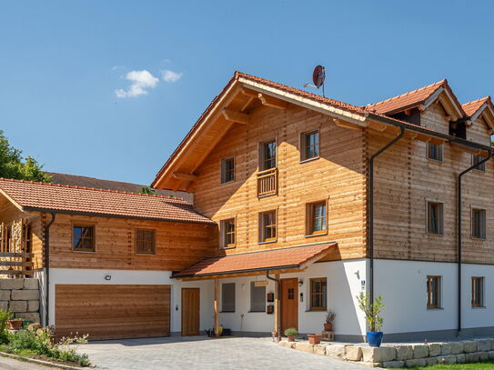 EG-Wohnung in einem tollen Holzhaus