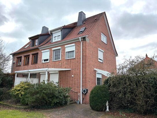 Gepflegte Doppelhaushälfte mit Garage und Gartenpavillon