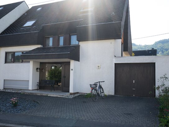 Leiwen: Großzügiges, gepflegtes Einfamilienhaus mit Moselblick