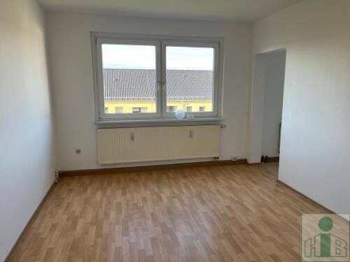 Frisch renoviert, gemütlich und für Sie zum Einzug bereit! Schicke 1-Raum-Wohnung im 2. OG in 02627 Wurschen zu vermi...