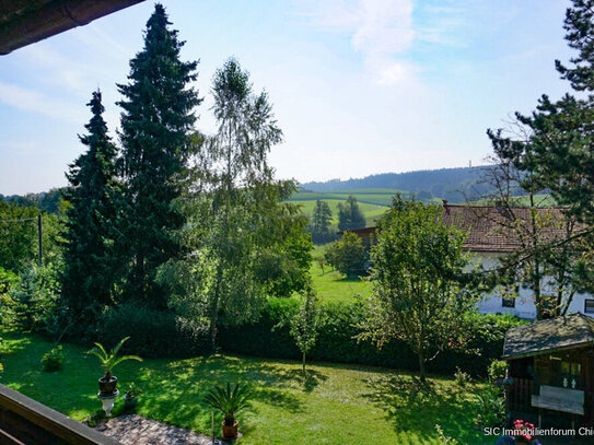 Blos a hoibe Stund auf Minga ! 4 Familienhaus in ruhiger, sanfter Hügellandschaft bei Ampfing.