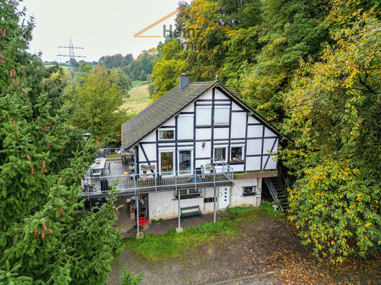 Herrschaftliches Einfamilienhaus mit 20.000m² Grundstück unterhalb vom Schloss Bensberg !!!