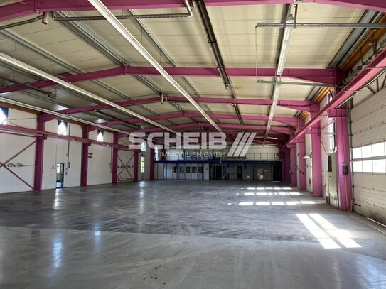 Hochwertige Industriehalle mit Bürogebäude, 8 t Kran, Parkplätze